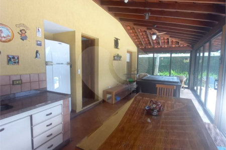 Casa à venda com 5 quartos, sendo 2 suítes, no condomínio Vinhas da Vista Alegre - Lado Sede, Vinhedo - SP