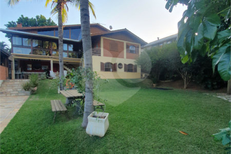 Casa à venda com 4 quartos, sendo 2 suítes,  no condomínio Vinhas da Vista Alegre - Lado Café, Vinhedo - SP