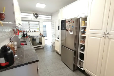 Casa Térrea à venda com 3 quartos, sendo 1 suíte, em Jardim da Glória, São Paulo, SP