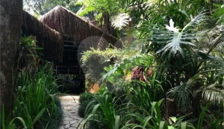 Chácara à venda com 4 quartos, sendo 3 suítes,  no Centro, Juquitiba, SP