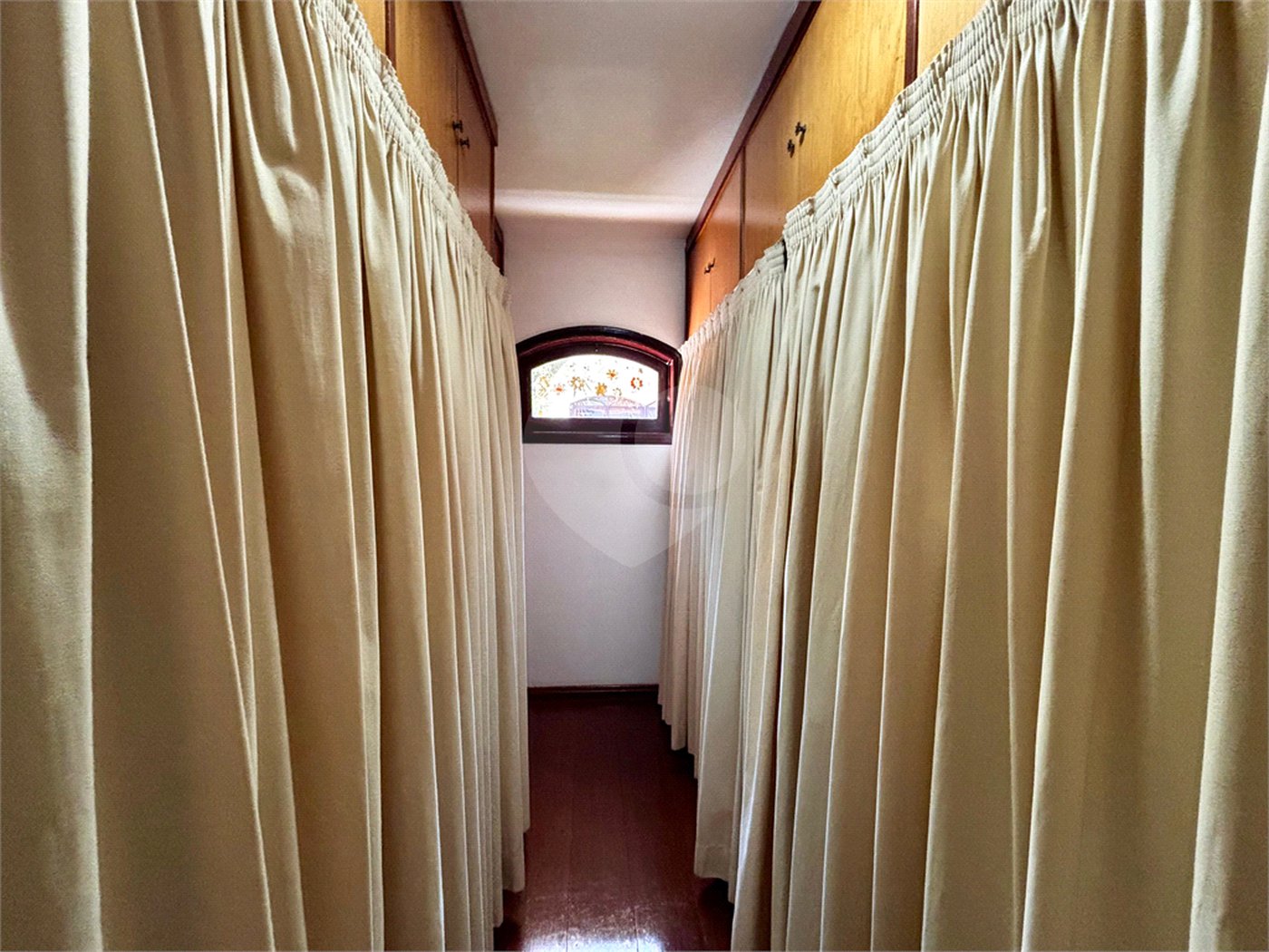 Sobrado à venda com 4 quartos, sendo 2 suítes, em Jardim Franca, São Paulo, SP