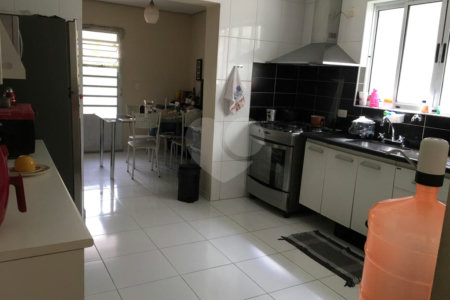 Sobrado à venda com 3 quartos, sendo 1 suíte, em Aclimação, São Paulo, SP