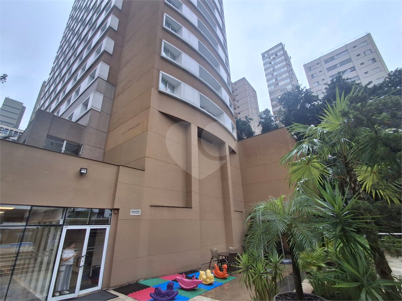 Apartamento à venda ou para alugar com 1 quarto em Cerqueira César, São Paulo, SP