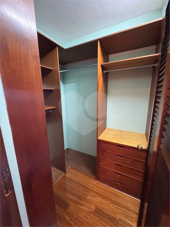 Casa à venda com 3 quartos, sendo 1 suíte,  no condomínio Edifício Crescencia Carolo Balbo, Ribeirão Preto - SP