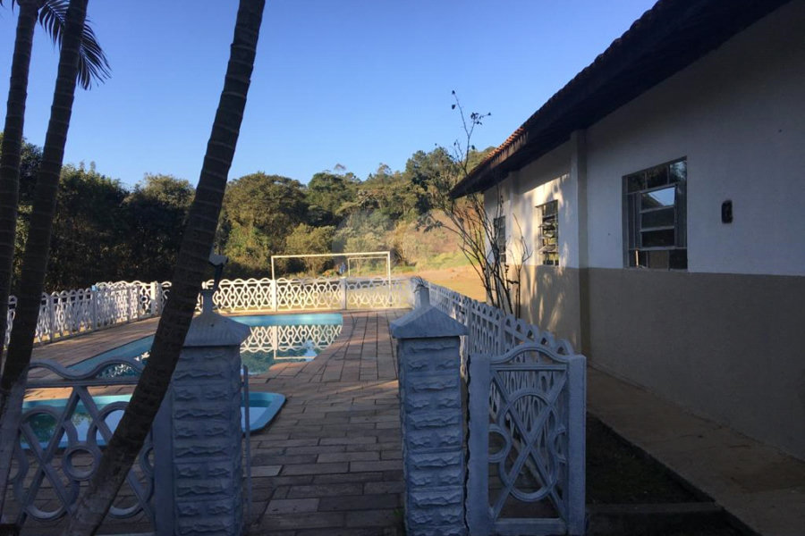 Chácara à venda com 4 quartos em Pirucaia, Mairiporã, SP