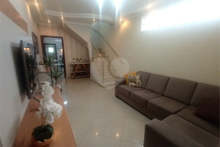 Sobrado à venda com 3 quartos, sendo 1 suíte, em Vila Gustavo, São Paulo, SP