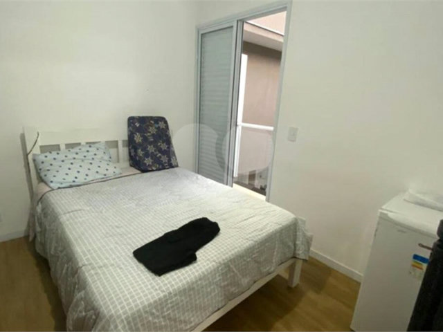 Casa à venda com 3 quartos, sendo 1 suíte,  no condomínio Garden Village, São Paulo - SP