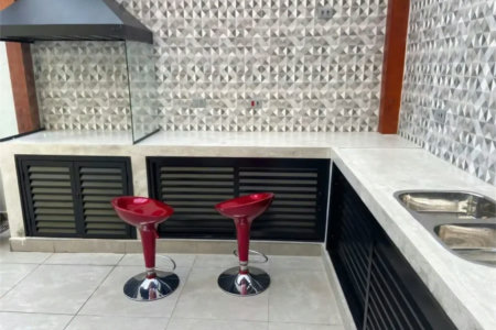 Casa à venda com 3 quartos, sendo 1 suíte,  no condomínio Villas de São Francisco I, São Paulo - SP