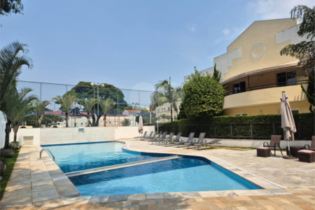 Casa à venda com 3 quartos, sendo 2 suítes, no condomínio Quintas Marajoara, São Paulo - SP