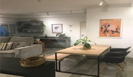 Apartamento à venda com 2 quartos, sendo 1 suíte,  em Vila Alexandria, São Paulo, SP