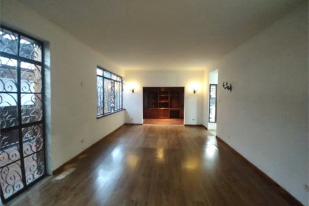 Sobrado à venda com 5 quartos, sendo 3 suítes, em Cidade Monções, São Paulo, SP