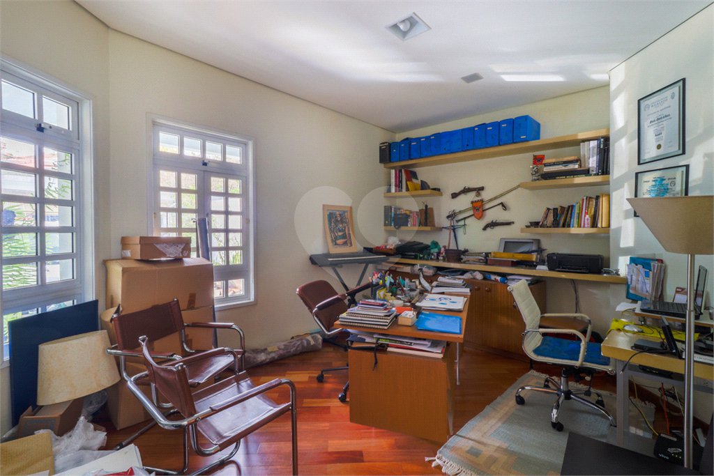 Sobrado à venda ou para alugar com 4 quartos, sendo 3 suítes, em Vila Madalena, São Paulo, SP