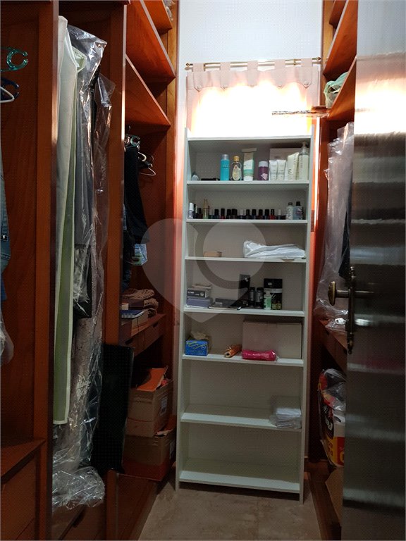 Casa à venda com 3 quartos, sendo 1 suíte, no condomínio City Campo Grande, São Paulo - SP