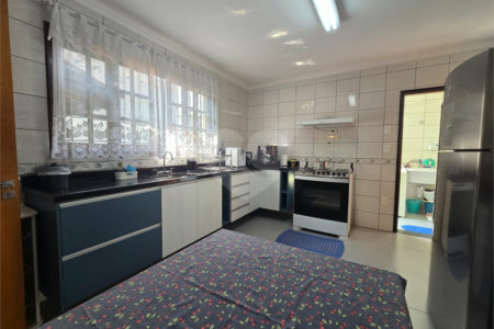 Casa à venda com 4 quartos, sendo 1 suíte, em Vila Paulo Silas, São Paulo, SP