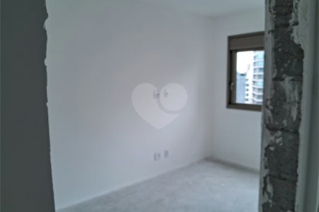 Apartamento à venda com 3 suítes em Moema, São Paulo, SP