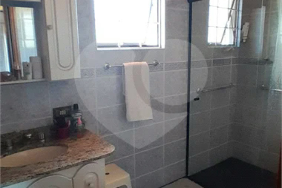 Sobrado à venda com 3 quartos, sendo 1 suíte, em Vila Isabela, Campos do Jordão, SP