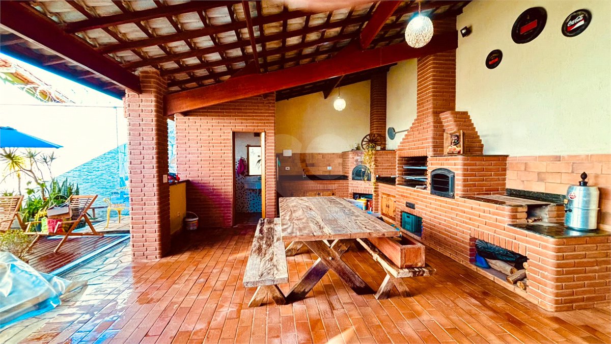 Sobrado à venda com 3 quartos, sendo 1 suíte, em Chácara Recanto Verde, Cotia, SP