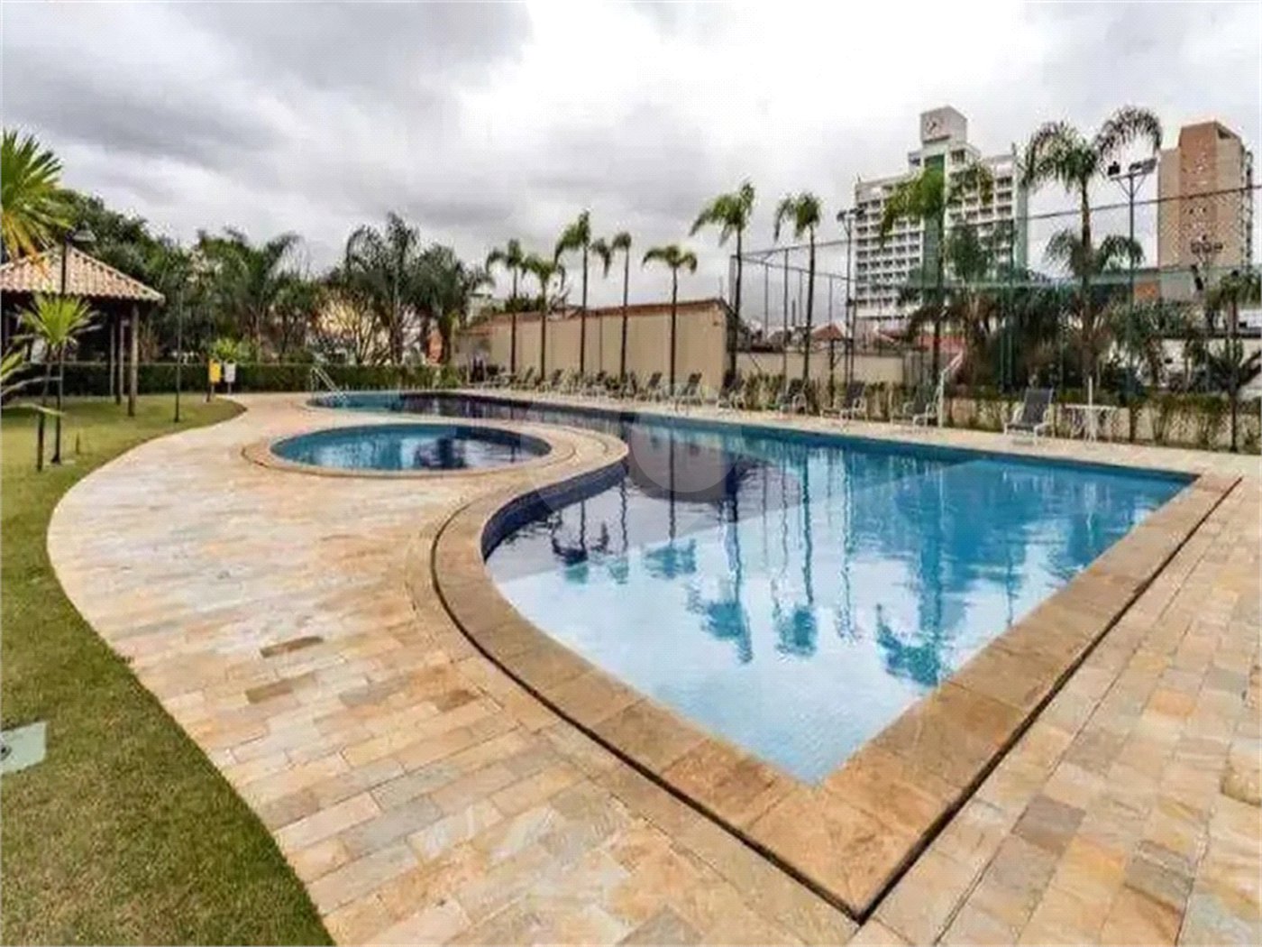 Apartamento à venda com 3 suítes em Lapa, São Paulo, SP