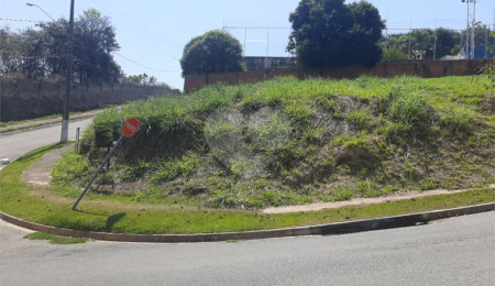 Terreno à venda com 1 suíte em Bosque, Vinhedo, SP