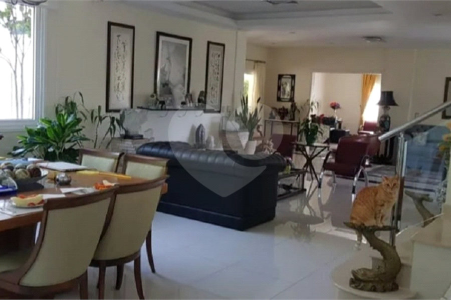 Casa à venda com 4 suítes no condomínio Monte Samkhya, Serra Negra - SP