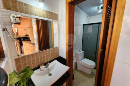 Casa à venda com 3 quartos, sendo 1 suíte, no Centro, Vinhedo, SP