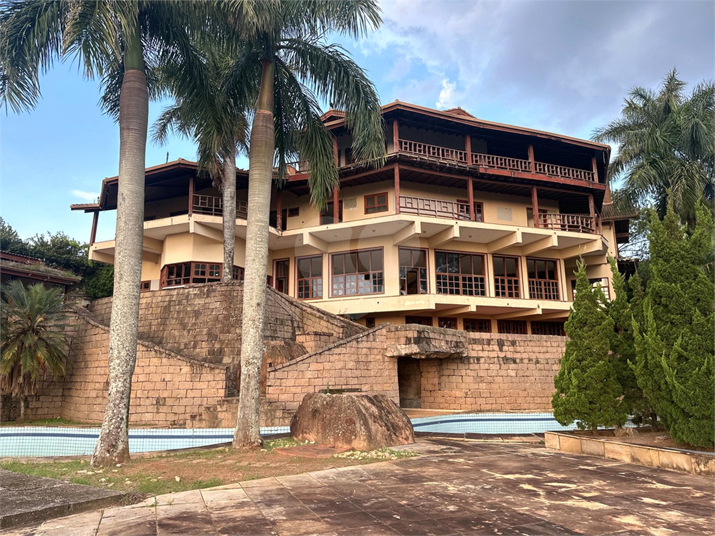 Casa à venda com 14 quartos, sendo 10 suítes, em Observatório, Vinhedo, SP