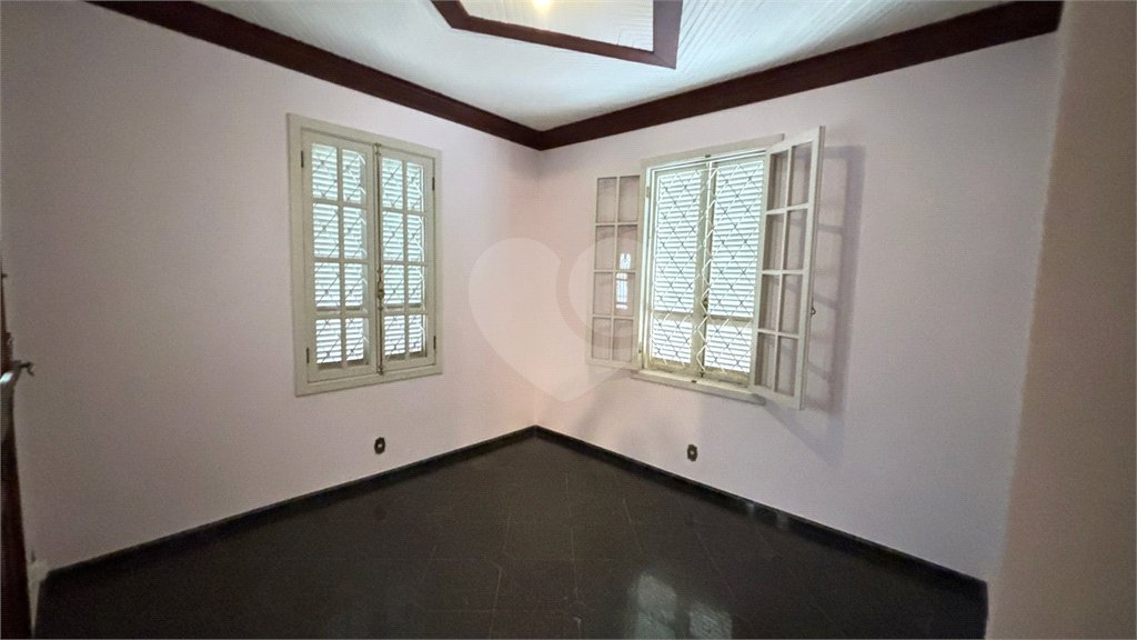 Sobrado à venda ou para alugar com 15 quartos em Tremembé, São Paulo, SP