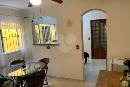 Sobrado à venda com 2 quartos, sendo 1 suíte, em Cupecê, São Paulo, SP