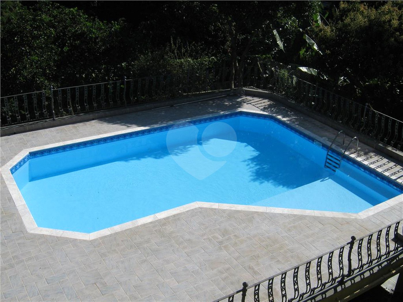 Casa à venda com 4 quartos, sendo 2 suítes, no condomínio Estância Marambaia, Vinhedo - SP