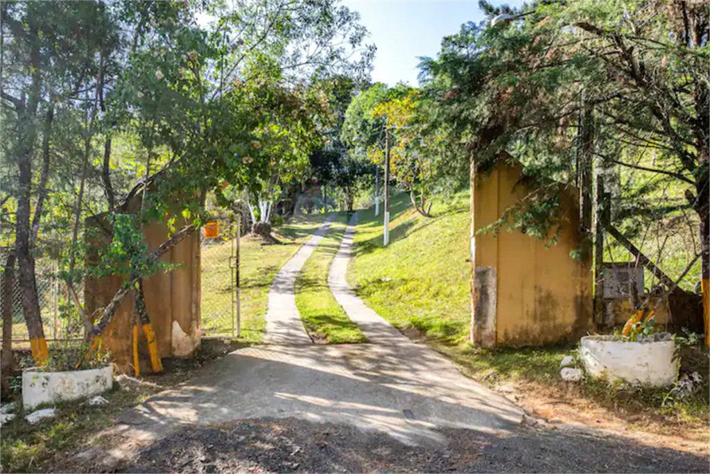 Chácara à venda com 7 quartos, sendo 3 suítes, em Parque Caetê, Bragança Paulista, SP