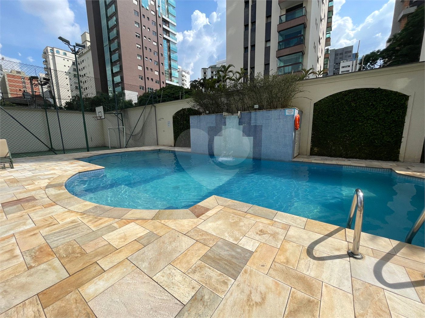 Apartamento à venda com 3 suítes em Campo Belo, São Paulo, SP