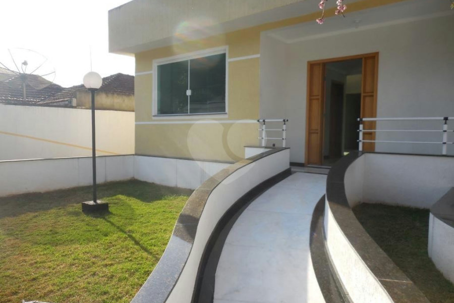Casa Térrea à venda com 3 suítes em Horto, São Paulo, SP
