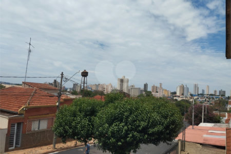 Sobrado à venda com 4 quartos, sendo 1 suíte,  em Vila Xavier (vila Xavier), Araraquara, SP