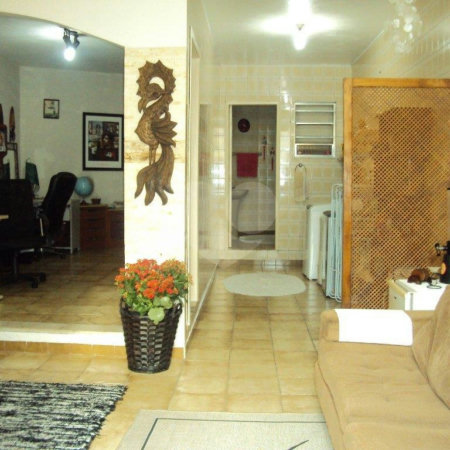 Sobrado a venda com 160 m², 4 quartos e 2 vagas