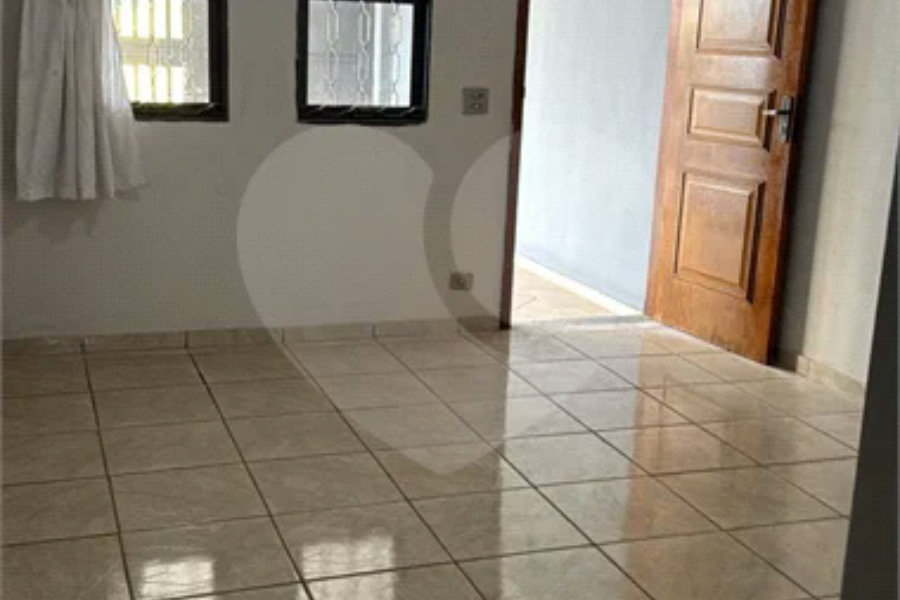 Casa a venda, composta por 2 casas separadas no Jaraguá em Piracicaba - SP.