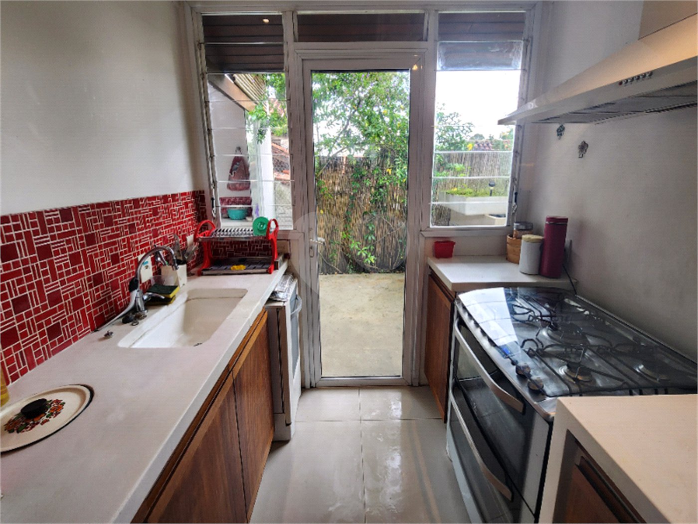 Casa à venda com 4 quartos, sendo 2 suítes,  no condomínio Vila Nova de Gaia, São Paulo - SP