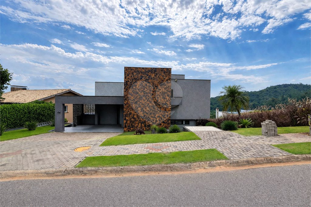 Casa à venda com 4 suítes no condomínio Porto Atibaia, Atibaia - SP