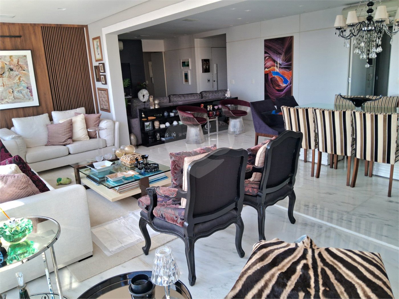 Apartamento à venda com 3 suítes em Vila Mariana, São Paulo, SP
