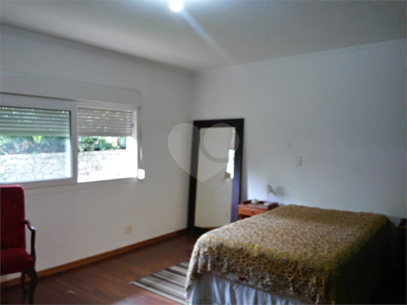 Sobrado à venda com 4 quartos, sendo 1 suíte, em Jardim Floresta, São Paulo, SP