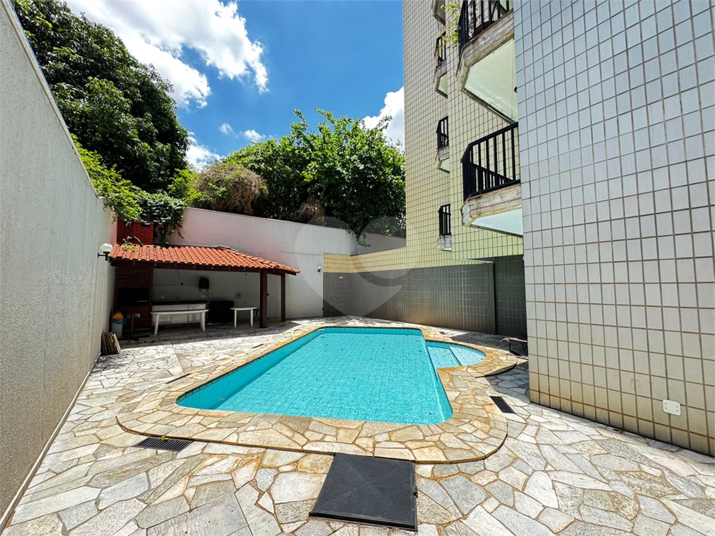 Apartamento à venda com 3 quartos, sendo 1 suíte, em Jardim Sumaré, Ribeirão Preto, SP
