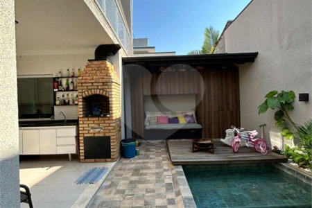 Sobrado à venda com 3 quartos, sendo 1 suíte,  em Villa Di Cesar, Mogi das Cruzes, SP