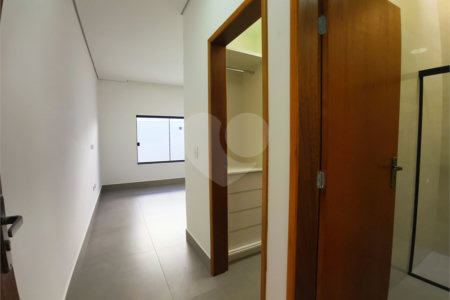 Casa à venda com 3 quartos, sendo 1 suíte,  no condomínio Terras de São Francisco, Sorocaba - SP