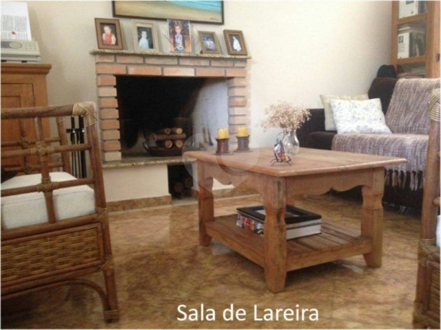Sobrado à venda com 3 suítes em Horto Florestal, São Paulo, SP