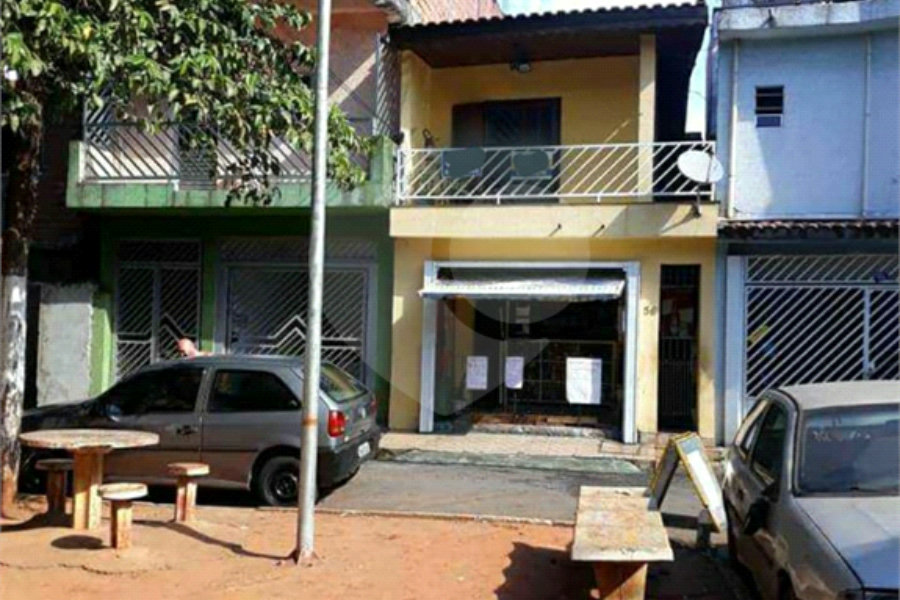 Sobrado à venda com 3 quartos, sendo 1 suíte, em Parque Edu Chaves, São Paulo, SP