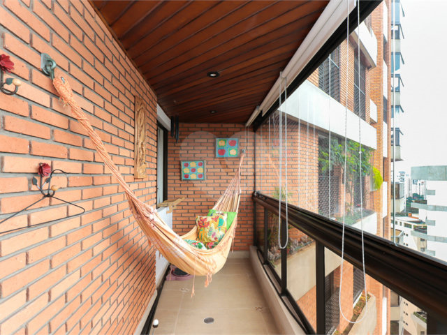 Apartamento à venda com 3 quartos, sendo 2 suítes,  em Campo Belo, São Paulo, SP