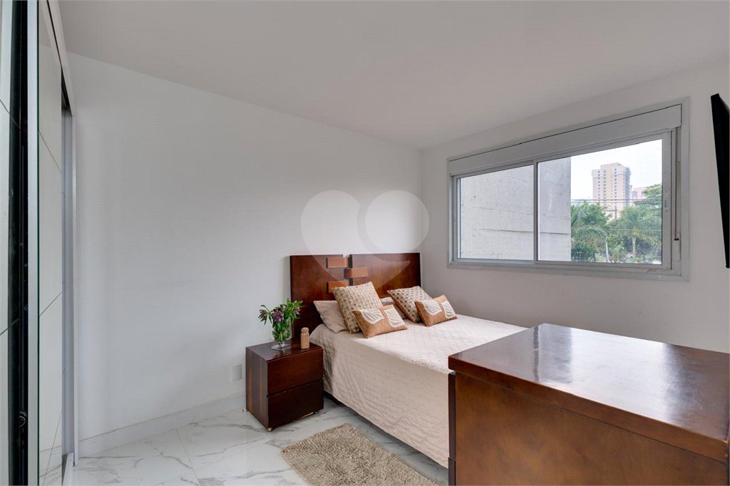 Apartamento à venda com 2 suítes em Santo Amaro, São Paulo, SP