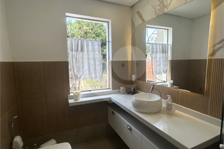 Casa à venda com 3 suítes no condomínio Braziliana, Valinhos - SP