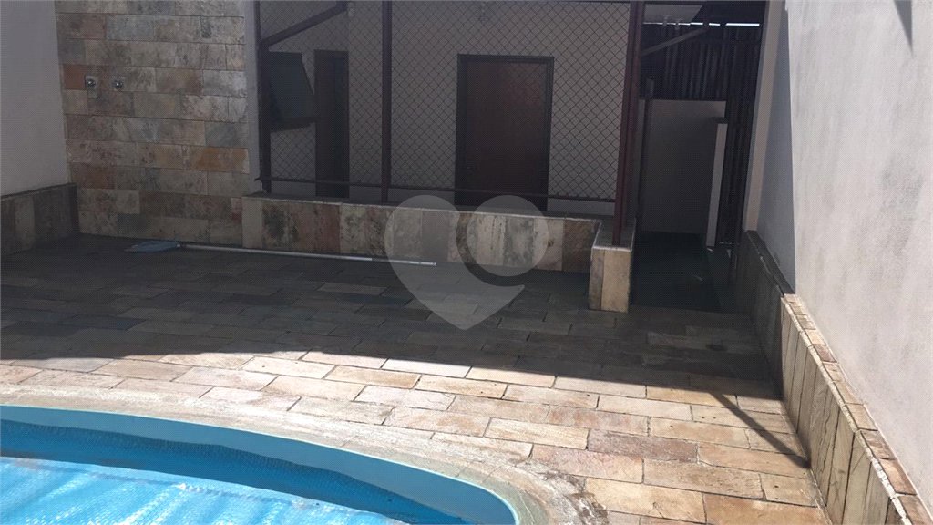 Sobrado à venda com 6 quartos, sendo 3 suítes, em Jardim Refúgio, Sorocaba, SP