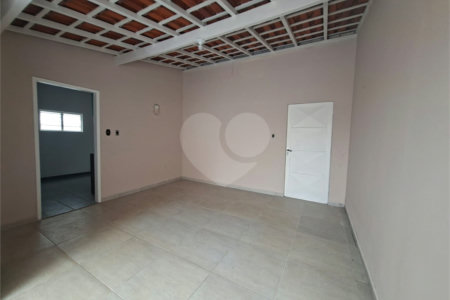 Casa à venda ou para alugar com 3 quartos, sendo 1 suíte, em Vila Aparecida, Itapetininga, SP