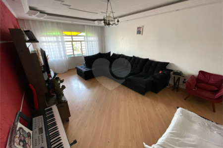 Casa à venda com 3 quartos, sendo 1 suíte, em Vila Júlia, Poá, SP